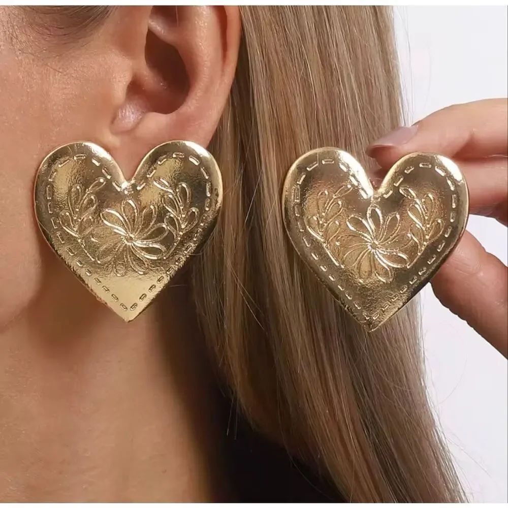 NWOT Zara Luxe Gold Heart Statement Earrings – Vintage Inspired Embossed Floral
